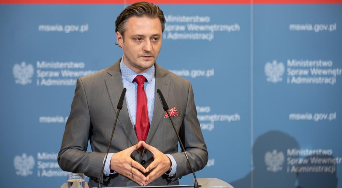 Wiceszef MSWiA: polski dokument podróży będzie bezpłatny dla Białorusinów