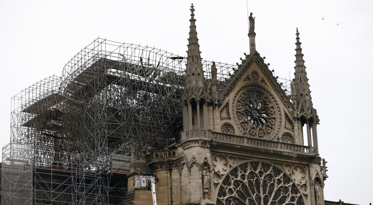Notre Dame: świat oferuje pomoc. Francuscy miliarderzy deklarują setki milionów euro