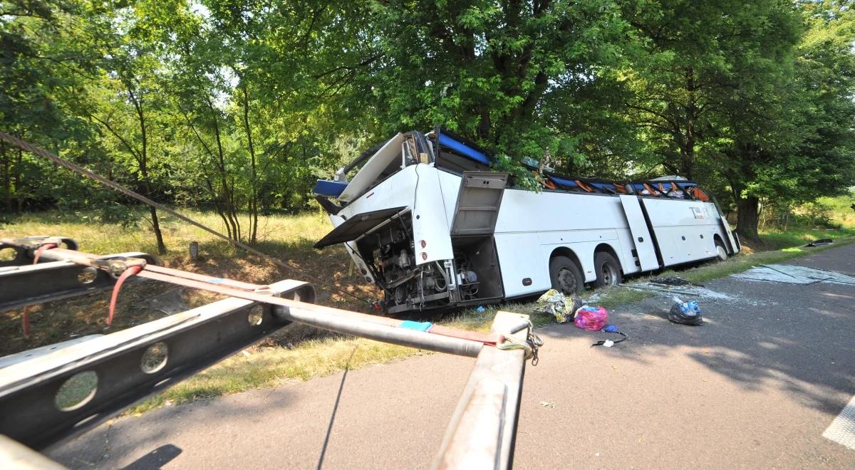 Tragiczny wypadek autokaru na obwodnicy Garwolina. Kierowca zasnął?