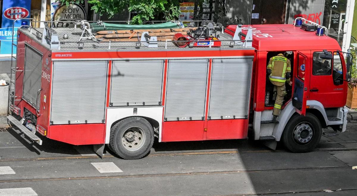 Warszawa. Wyciek żrącej substancji w podstawówce. Ewakuacja nauczycieli i uczniów