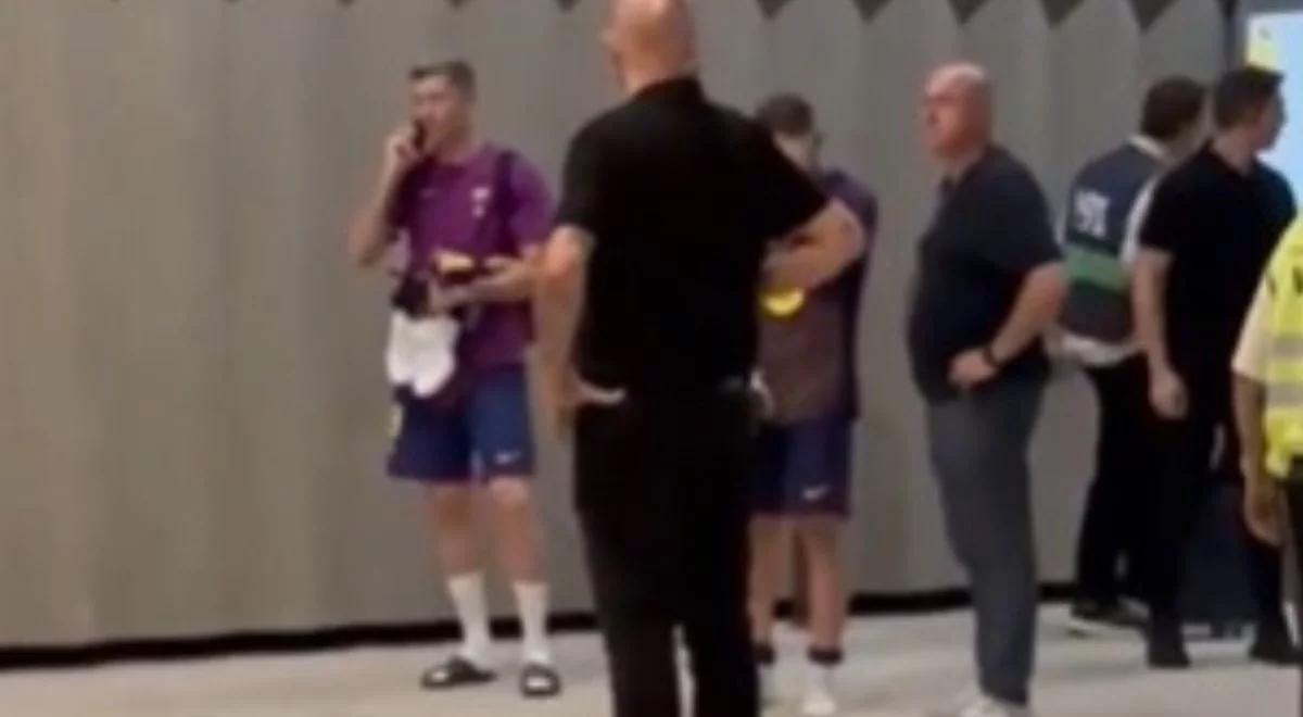 Barcelona zostawiła Lewandowskiego w klapkach. Kuriozalna sytuacja 