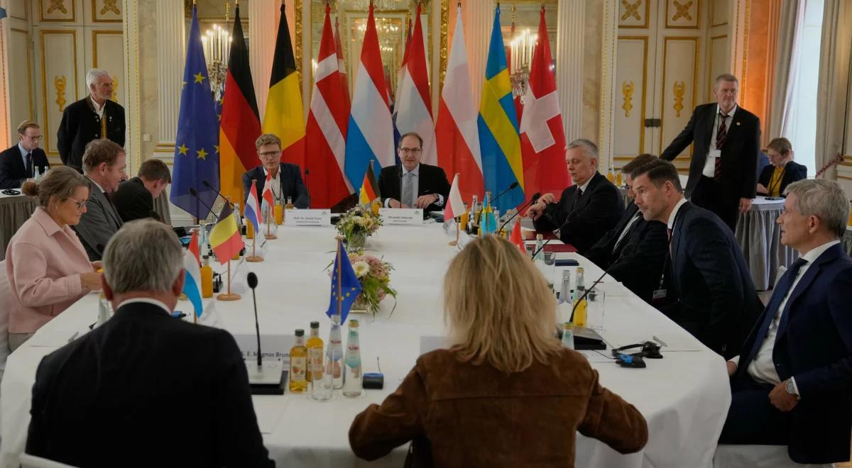 Szczyt w Monachium. Polska mówi "nie" relokacji imigrantów