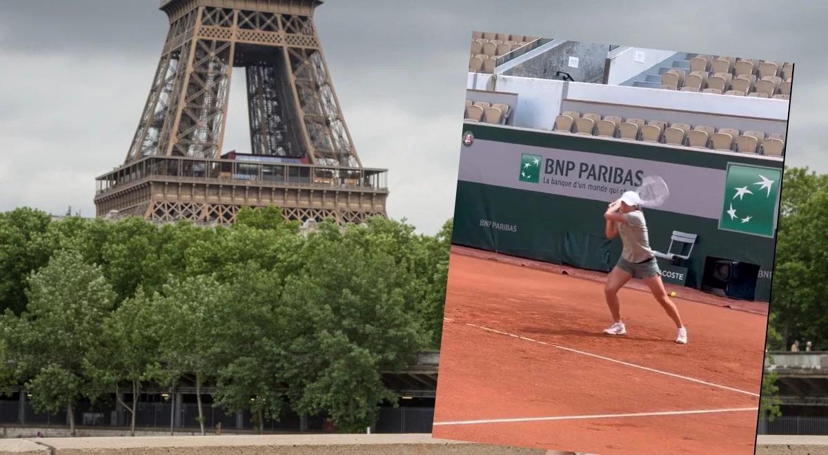 Roland Garros: po kontuzji nie ma śladu. Świątek "na swoim terenie" 