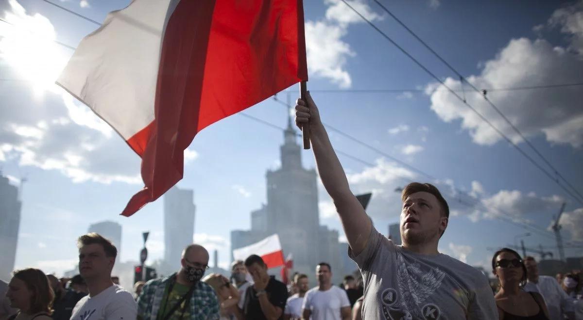 Polacy są dumni z historii swojego kraju. Zobacz nowy sondaż