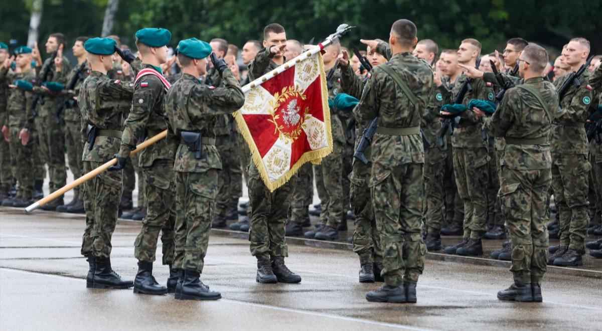 Historyczne wydarzenie w Warszawie. Po raz pierwszy aż 1800 żołnierzy złożyło przysięgę wojskową