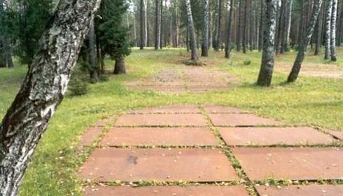 Zbrodnia katyńska: 13 kwietnia Niemcy poinformowali o grobach