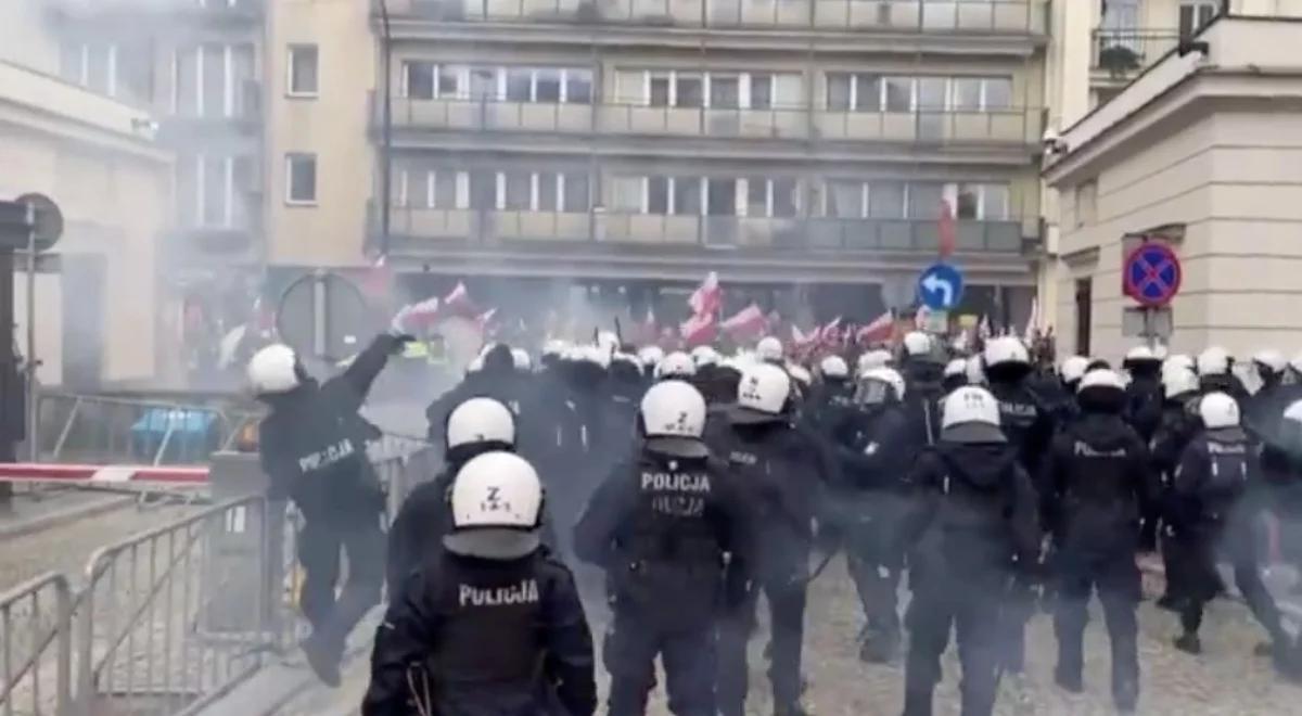 Rzucał w protestujących rolników. Policja wyciąga konsekwencje wobec funkcjonariusza