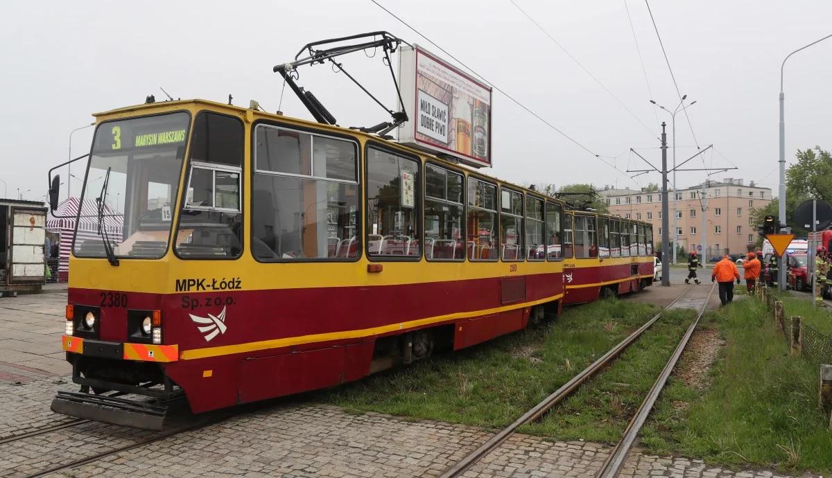 Łódź: tramwaj wypadł z szyn i uderzył w słup. Pięć osób rannych