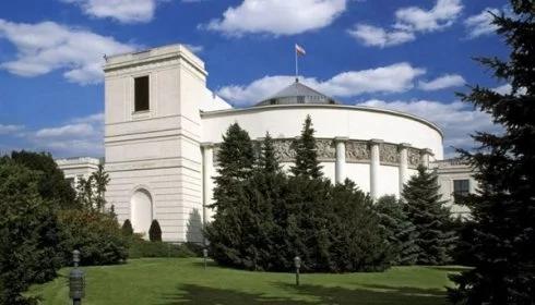 PiS liczy na wzrost poparcia. "Polacy muszą się przebudzić"