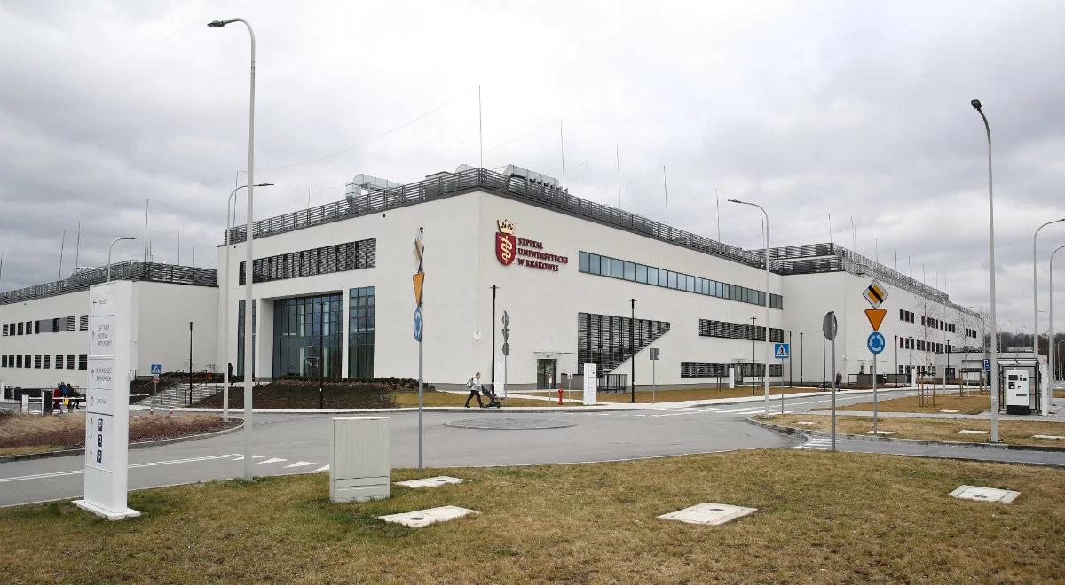 Koronawirus w Polsce. Dyrektor krakowskiego szpitala zadecydował ws. ewakuacji pacjentów