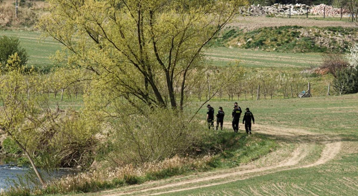 "Sprawdzamy okolice tamy". Siódmy dzień poszukiwań 3,5-letniego Kacpra