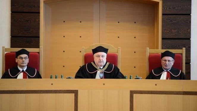 Trybunał Konstytucyjny umorzył postępowanie ws. zwrotu mienia Kościołowi