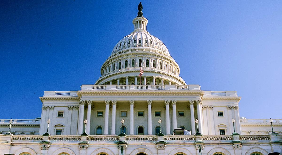 Amerykanie zniosą wreszcie wizy dla Polaków? Projekt ustawy w Senacie USA