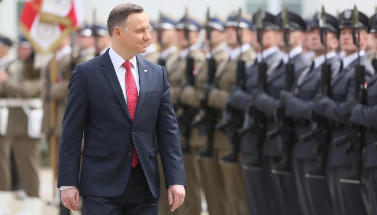Prezydent: Dzień Flagi i Dzień Polonii łączą się ze sobą w symboliczny sposób