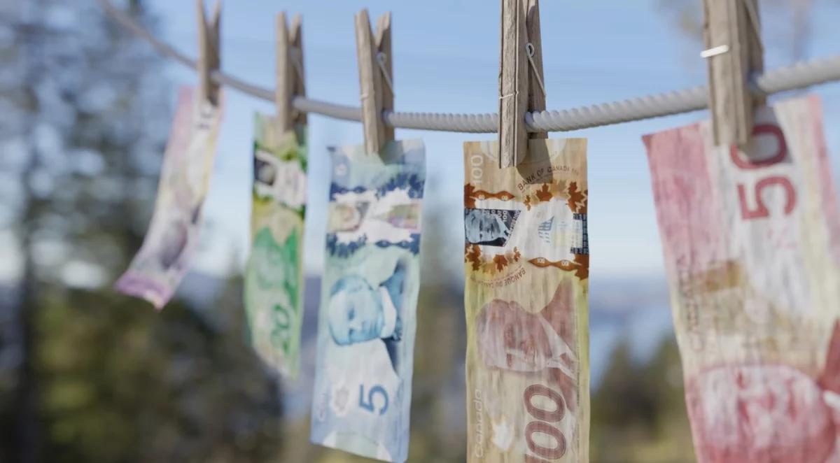 Szokujący raport. Co roku w Kanadzie pranych jest nawet do 130 mld dolarów