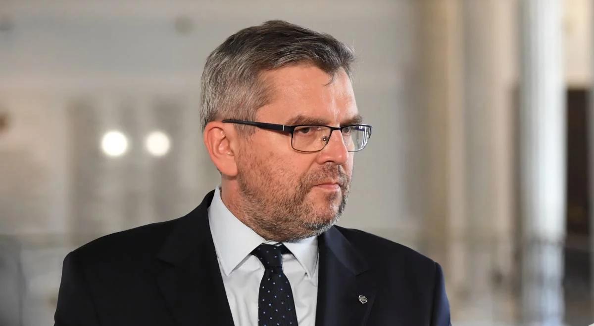 "Brak myślenia do przodu". Jarosław Urbaniak o działaniach rządu w walce z epidemią