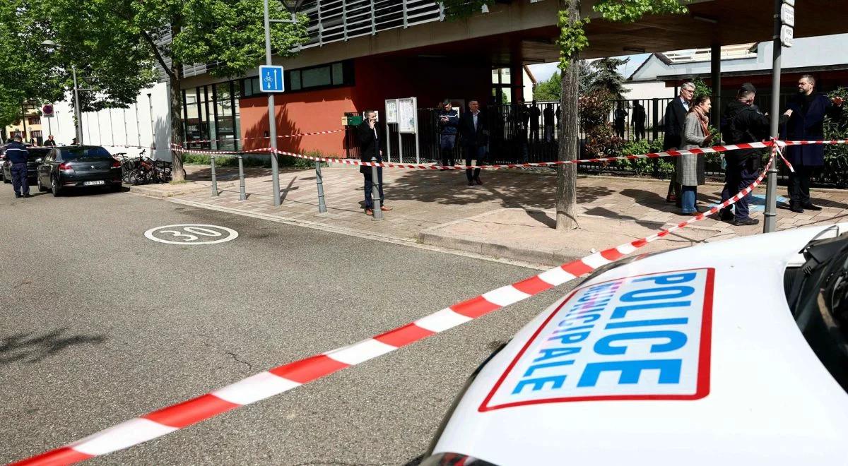 Napastnik z nożem w szkole w Alzacji. Nie żyje 14-letnia dziewczyna, zmarła na zawał