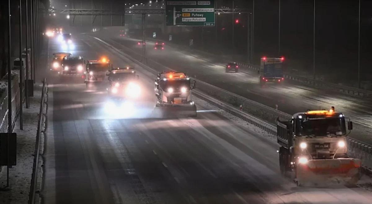 Śnieg oraz mżawka utrudniają jazdę. GDDKiA ostrzega kierowców