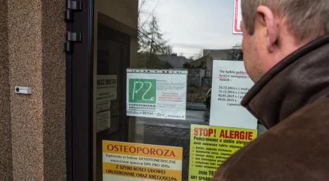 Setki skarg pacjentów na zamknięte przychodnie. Lekarze odpowiadają