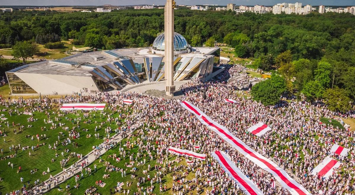 Milinkiewicz: Zachód musi zapobiec temu, by konflikt na Białorusi "rozwiązywał" Putin, Kreml planuje aneksję ekonomiczną