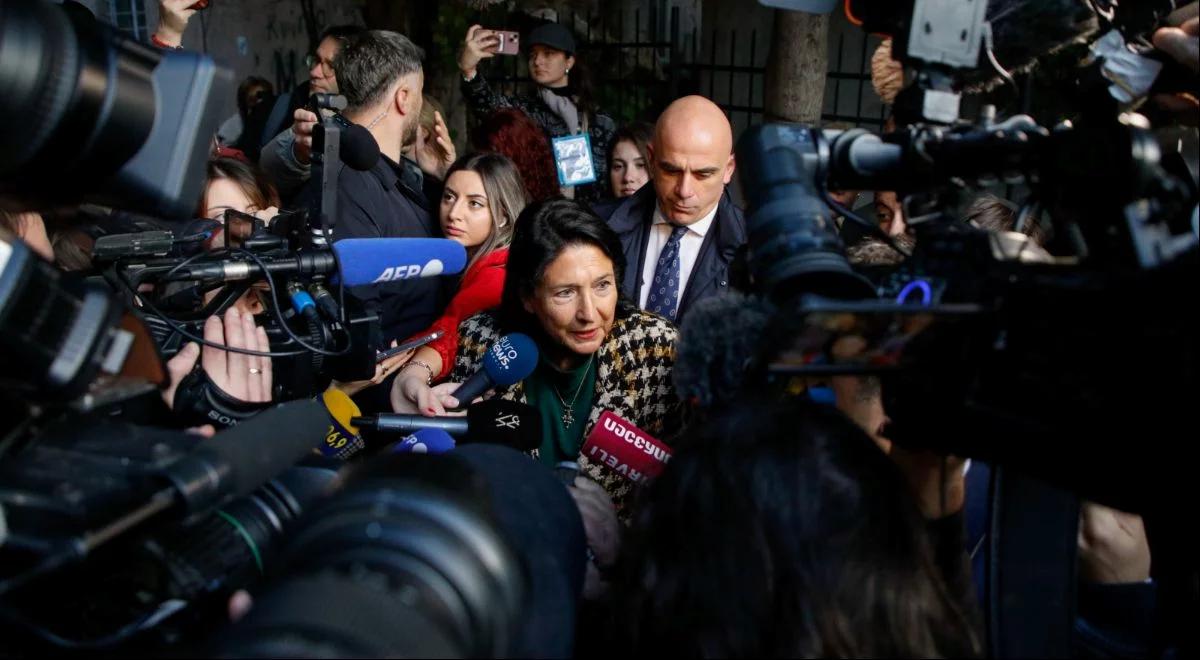 Gruzja po wyborach. Prezydent nie uznaje wyników, opozycja zrzeka się mandatów