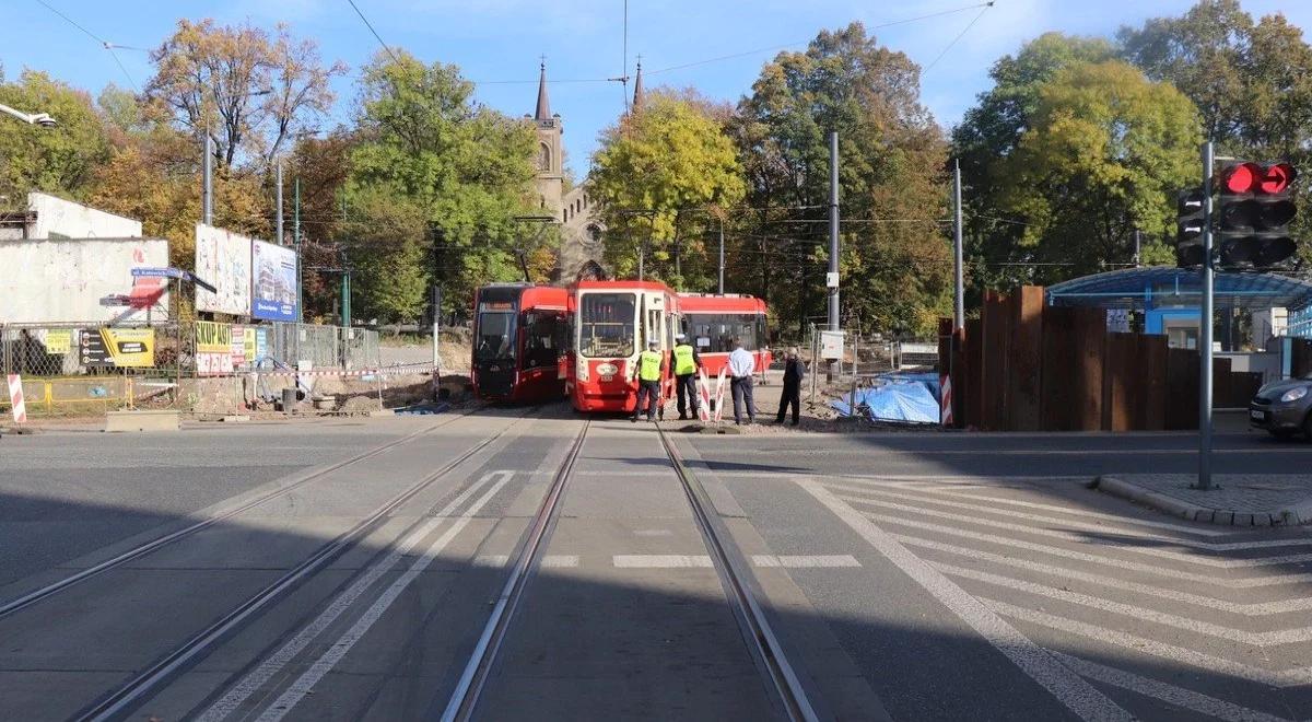 Tak kończy się ignorowanie znaków. Tramwaj potrącił nastolatków w Chorzowie