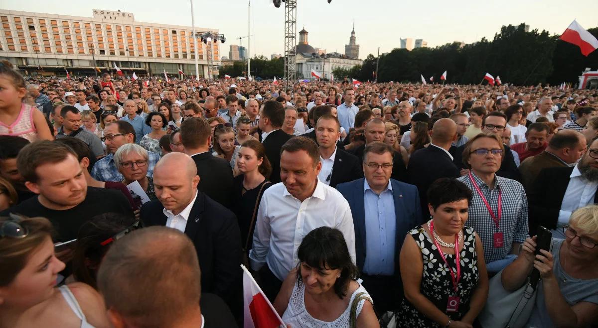 Uroczystości powstańcze. Warszawiacy śpiewają (nie)zakazane piosenki