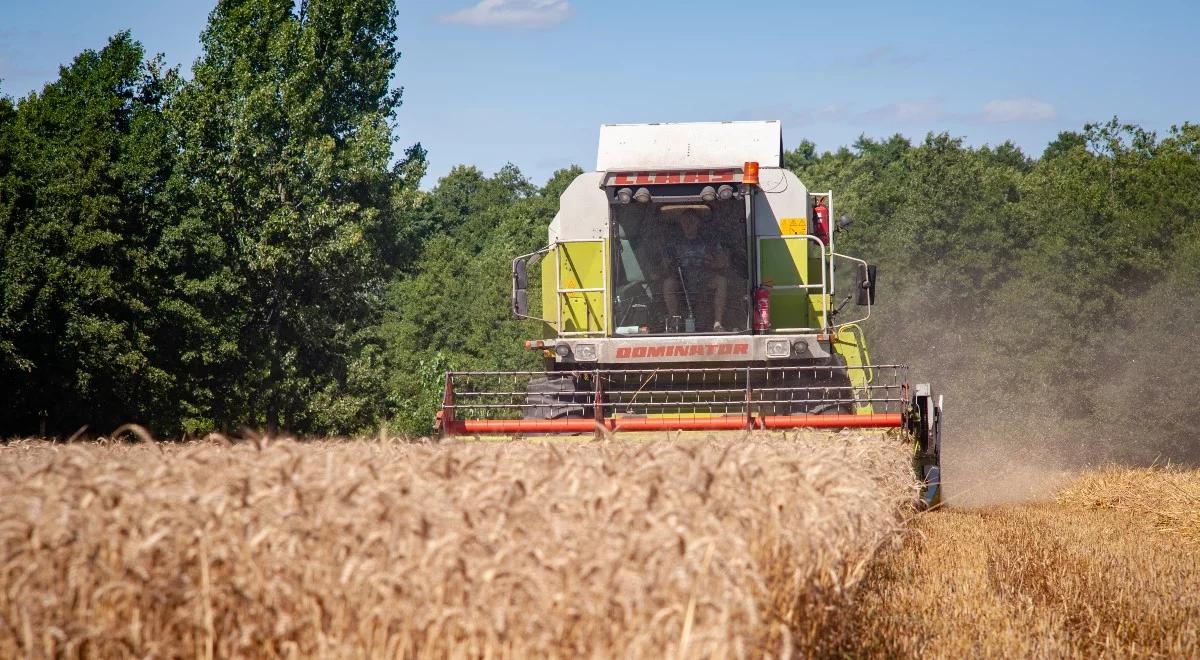 Uwaga rolnicy. Kończą się terminy składania wniosków o dopłaty do nawozów i do sprzedanych zbóż