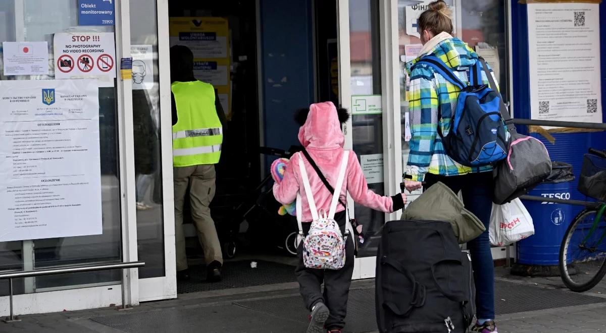 "Zbombardowali wszystko". Ukraińscy uchodźcy dokumentują okrucieństwa Rosjan