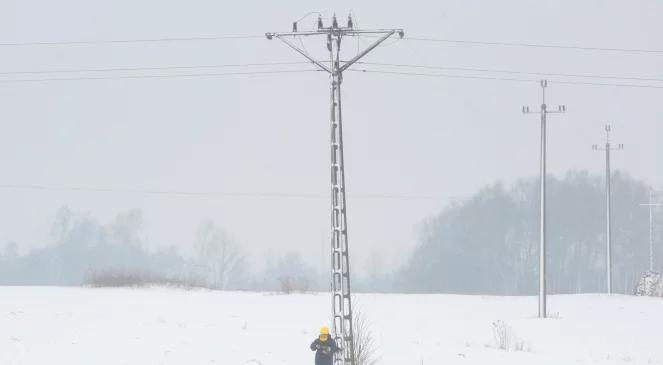 20 tys. domów znów ma prąd. Wciąż bez niego 90 tys. gospodarstw