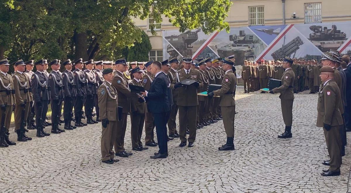 Szef MON odznaczył żołnierzy Wojska Polskiego. "Jesteśmy dumni z ich postawy"