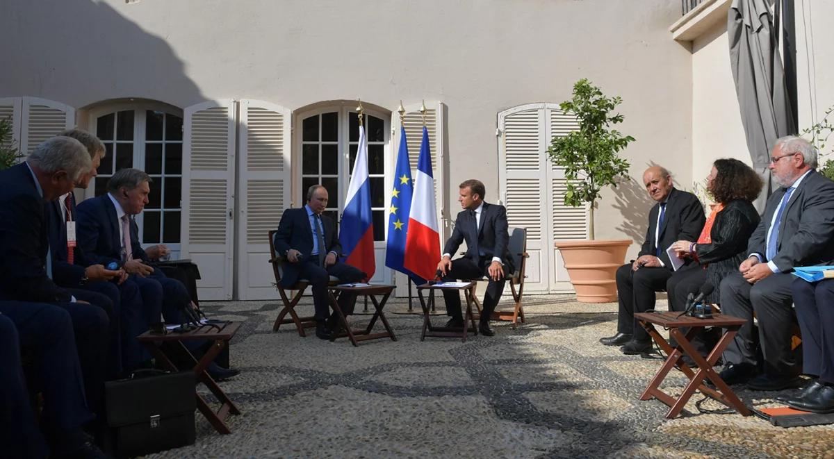 "Kontrapunkt". Echa spotkania Macrone-Putin