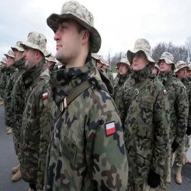 Armia się kurczy. Młodzi ludzie odchodzą do cywila