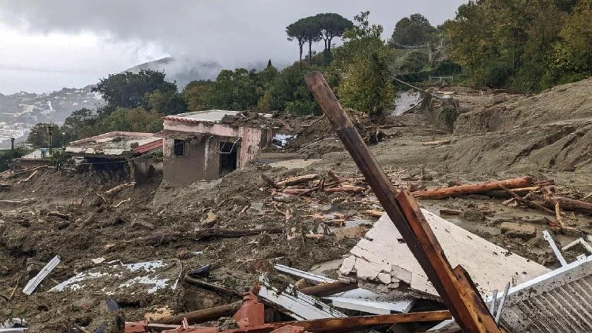 Ischia: osuwiska po ulewnym deszczu. Nie żyje co najmniej kilka osób