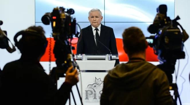 Jarosław Kaczyński przybył do Kijowa. Chce wesprzeć opozycję