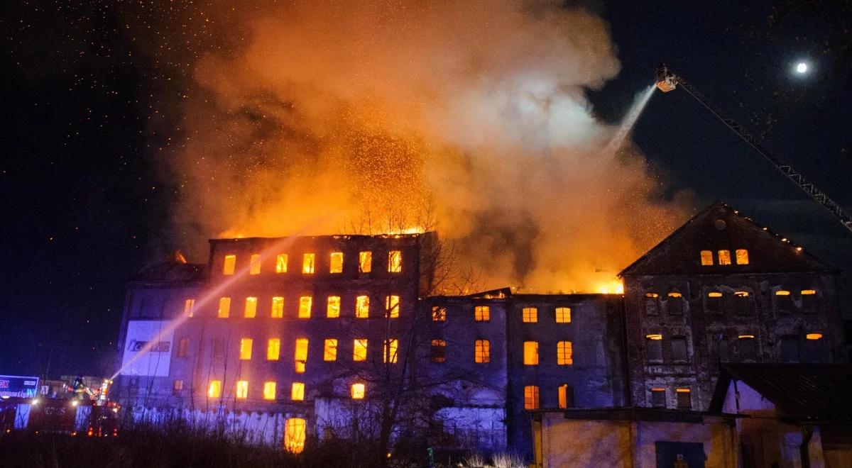 Tarnów: ogromny pożar zabytkowego młyna Szancera. Celowe podpalenie?