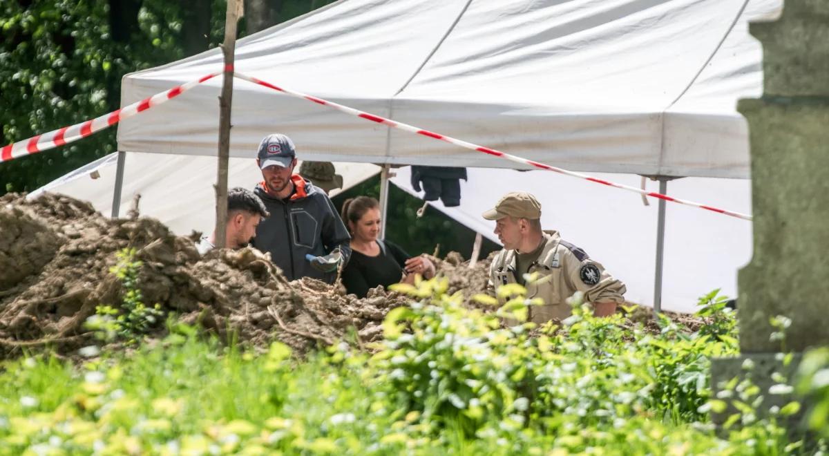 Ekshumacje w Puźnikach. Odnaleźli szczątki 30 osób