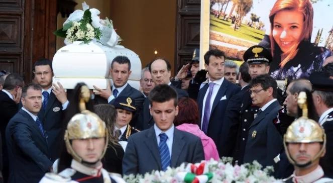 Włochy we łzach pożegnały 16-latkę zabitą przed szkołą