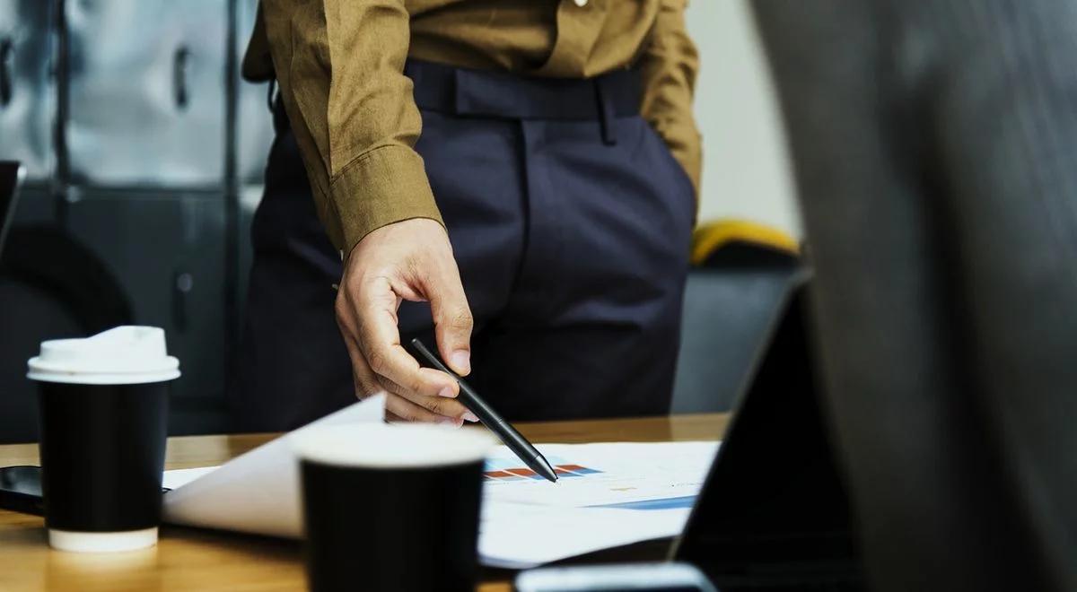 Pracownicy sektora finansów pod większą kontrolą