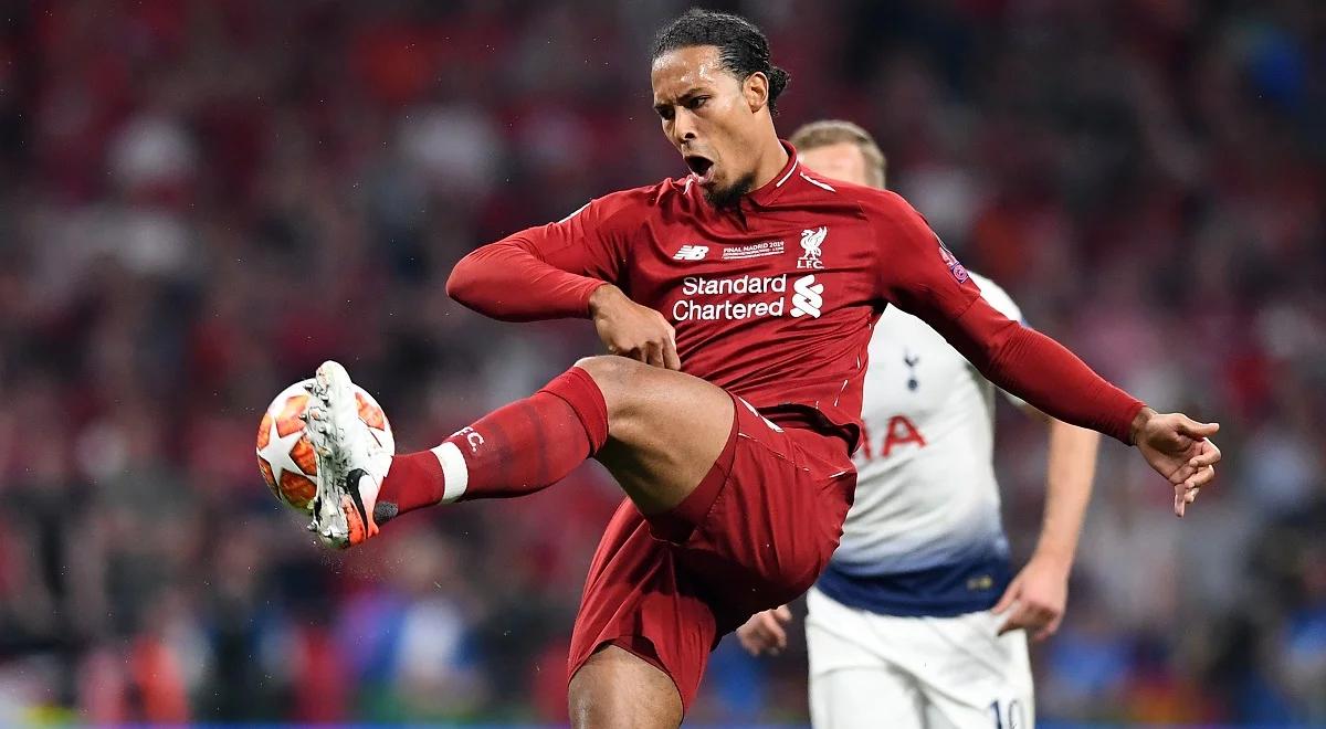 Premier League: van Dijk już po operacji. Gwiazdę czeka długa rehabilitacja