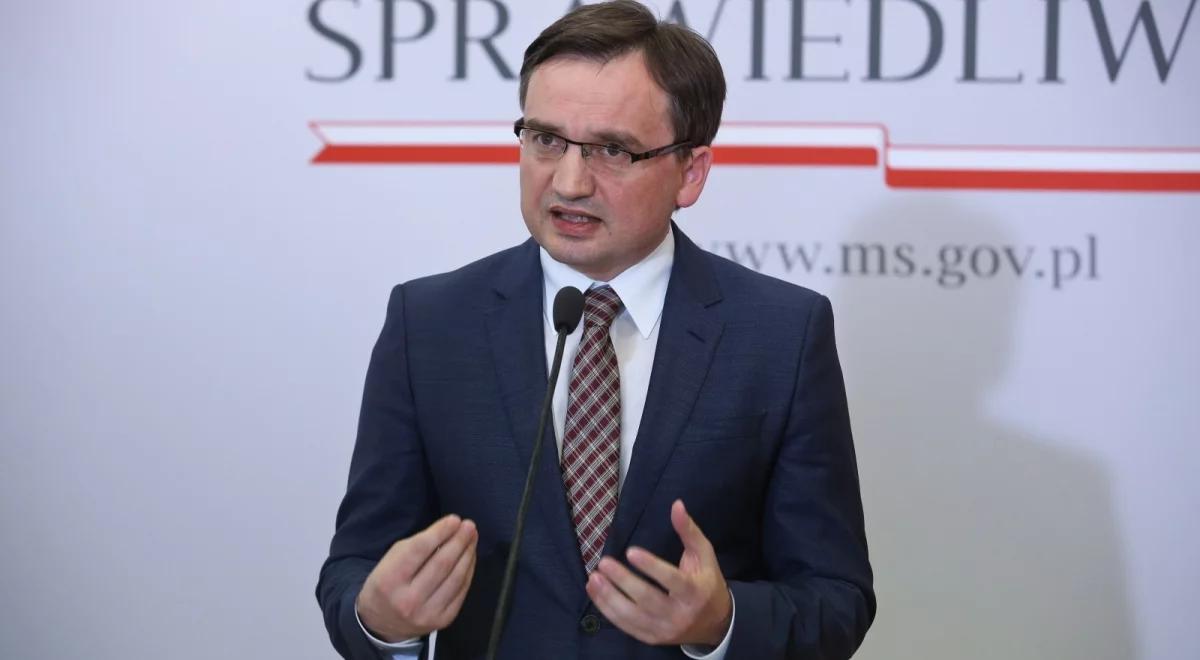 Zbigniew Ziobro: nawet 3 lata więzienia za zwrot typu "polskie obozy". "Będzie nam łatwiej bronić dobrego imienia i godności Polski"