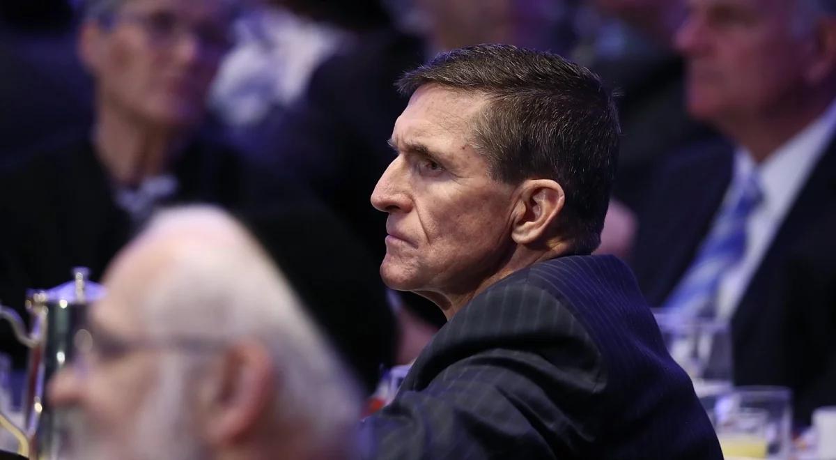 Krótka kariera Michaela Flynna. Trump tłumaczy jego rezygnację "nielegalnymi przeciekami"