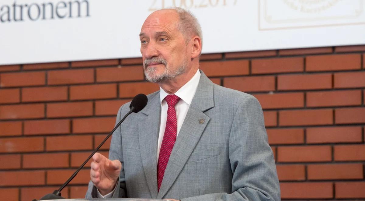 Macierewicz: jest analogia działań przeciwko prezydentowi USA i polskim władzom