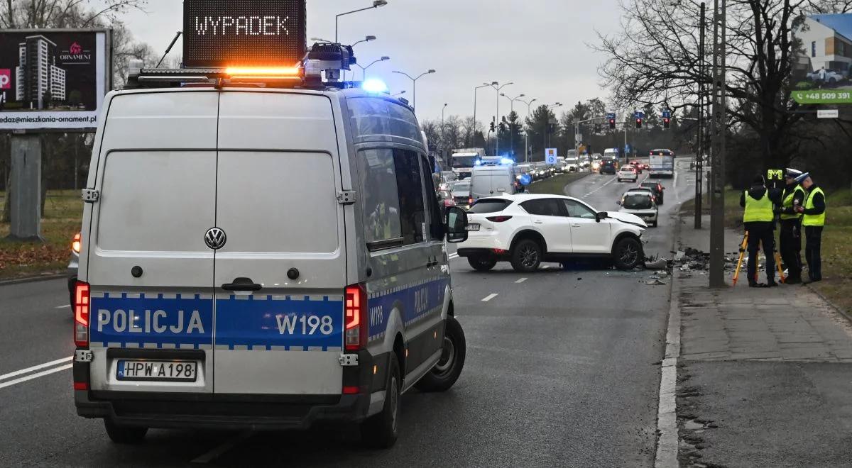 Nieświadomość i buntownicza natura polskich kierowców. Ekspert: na drodze najważniejsze jest myślenie oraz pokora