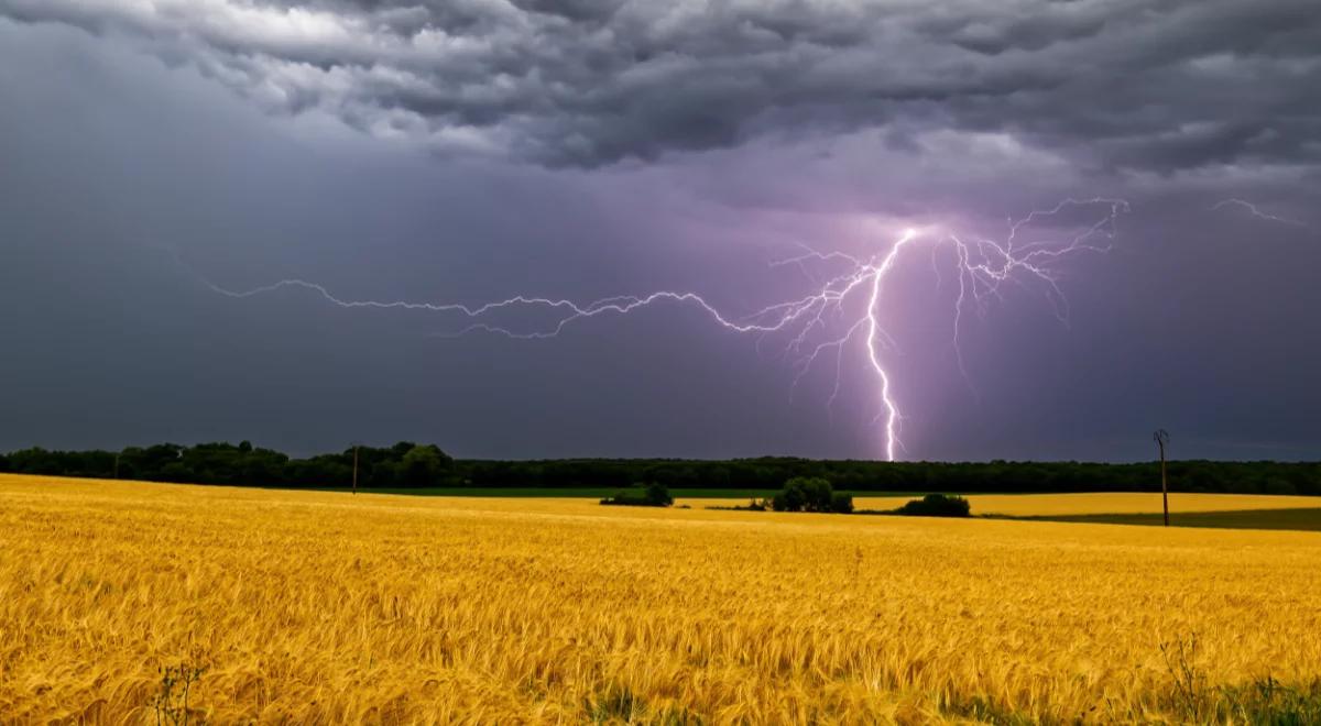 Uwaga na burze. IMGW wydał ostrzeżenia dla części kraju