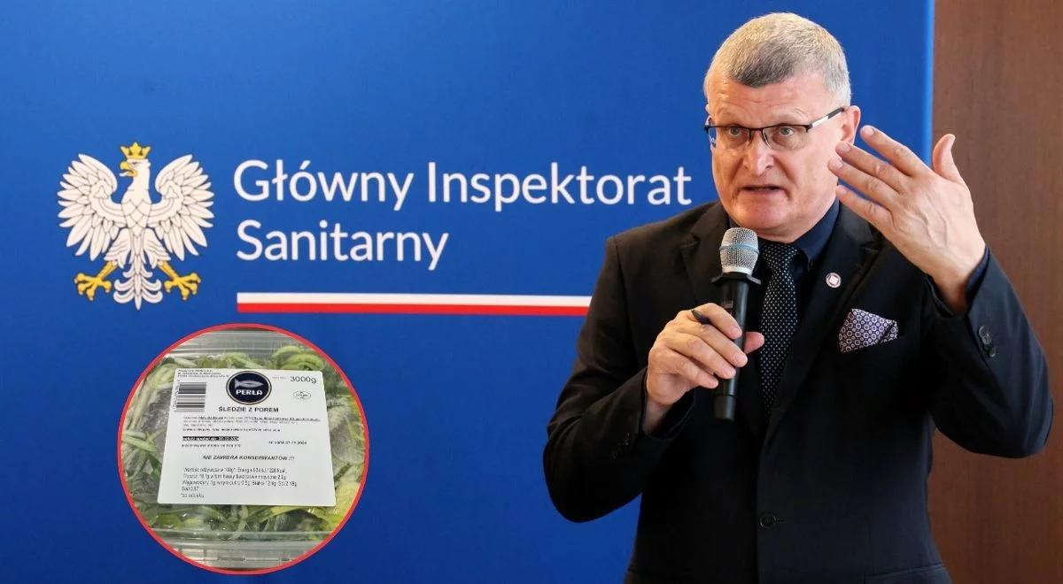 Uwaga! Nie jedz tego śledzia. GIS ostrzega przed groźną bakterią