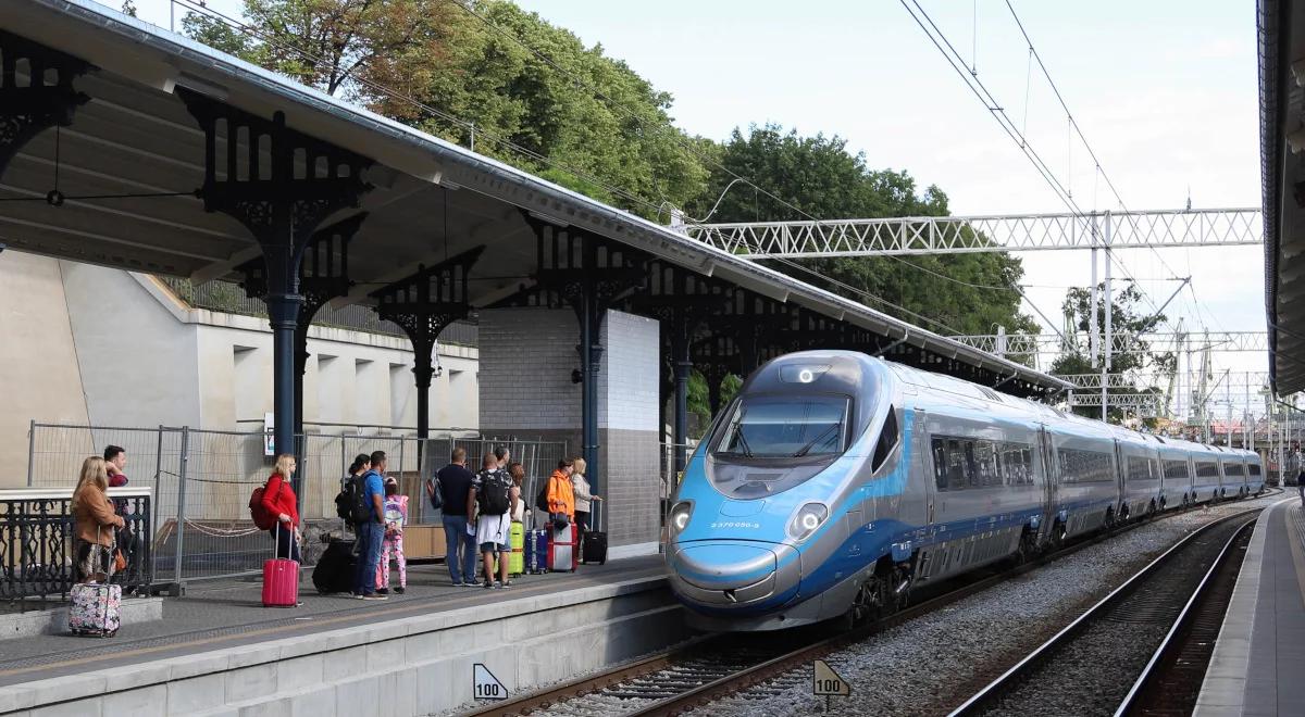 Drzewo spadło na Pendolino. Ogromne utrudnienia na kolei