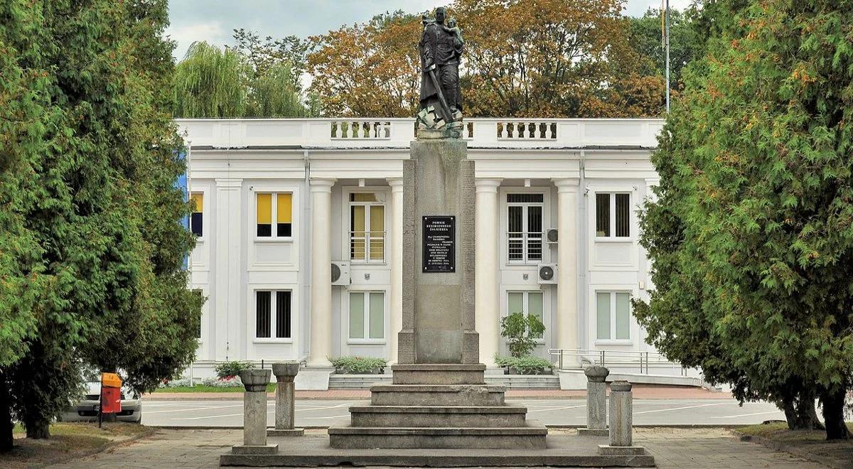 MSZ Rosji: Polacy niszczący radzieckie pomniki zachowują się jak dżihadyści