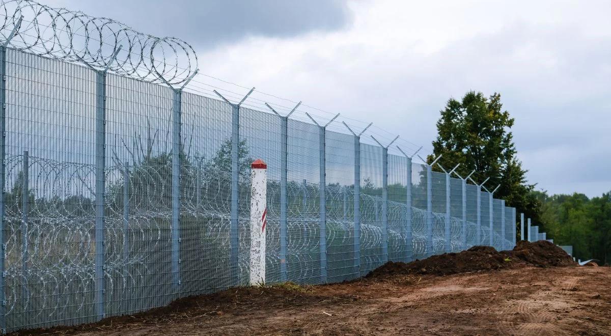 Łotwa jeszcze w tym roku zakończy budowę zapory na granicy z Białorusią. Zabezpieczą też granicę z Rosją