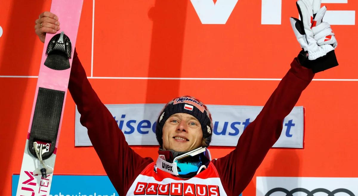 PŚ w skokach: Dawid Kubacki przeszedł do historii. Wielki triumf polskiego skoczka